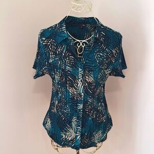 East 5th Women's Button-down Blouse, Size PXL.